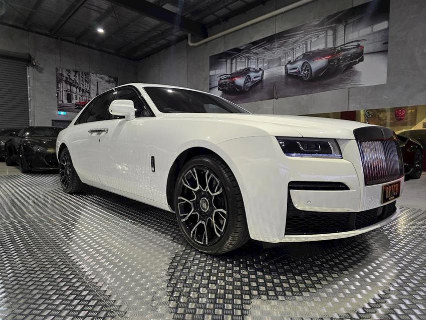 2022 ROLLS-ROYCE GHOST BLACK BADGE SEDAN