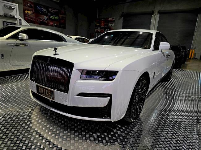 2022 ROLLS-ROYCE GHOST BLACK BADGE SEDAN - $659,888.00 - Photo 5