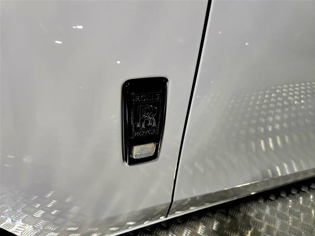 2022 ROLLS-ROYCE GHOST BLACK BADGE SEDAN - $659,888.00 - Photo 8