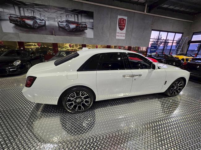 2022 ROLLS-ROYCE GHOST BLACK BADGE SEDAN - $659,888.00 - Photo 18