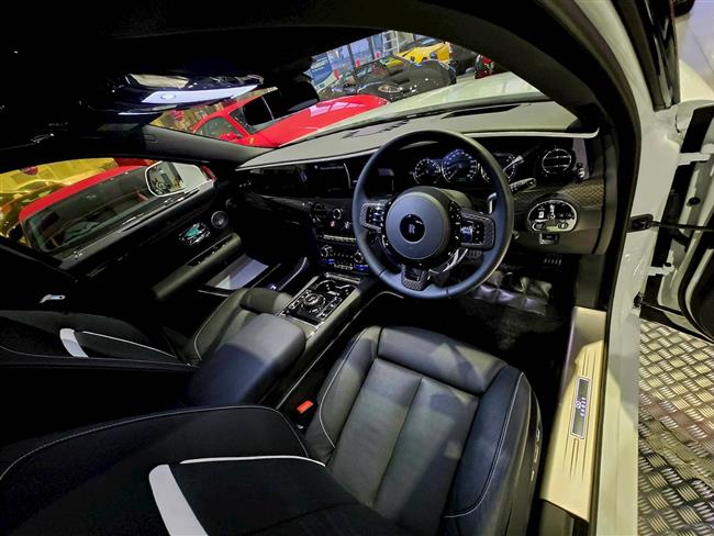 2022 ROLLS-ROYCE GHOST BLACK BADGE SEDAN - $659,888.00 - Photo 27