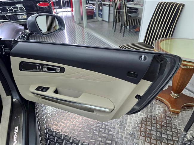 2018 MERCEDES-BENZ AMG GT C ROADSTER - $199,888.00 - Photo 19