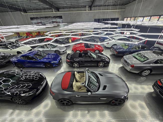 2018 MERCEDES-BENZ AMG GT C ROADSTER - $199,888.00 - Photo 26