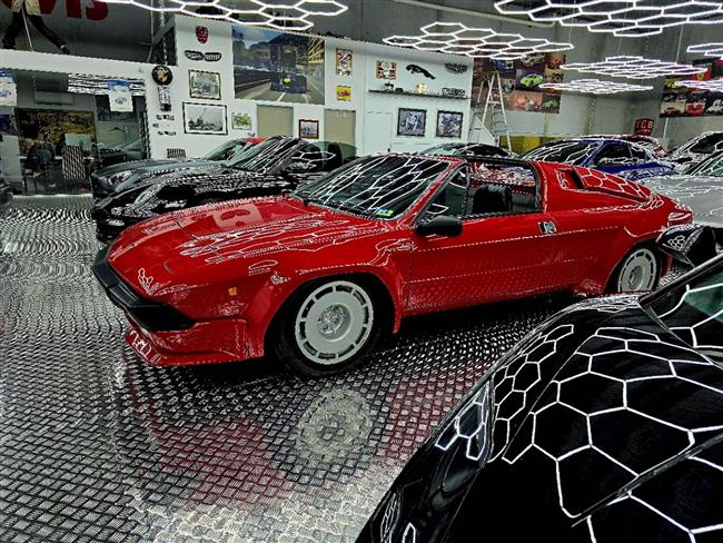 1985 LAMBORGHINI JALPA COUPE - $268,888.00 - Photo 2