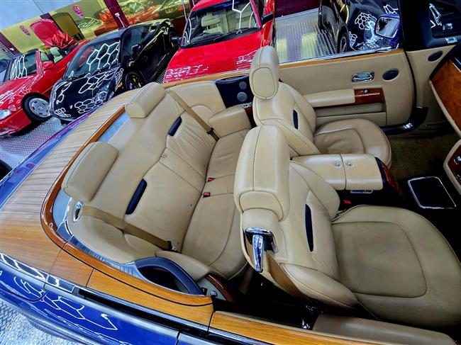 2008 ROLLS-ROYCE PHANTOM DROPHEAD CONVERTIBLE - $399,888.00 - Photo 19