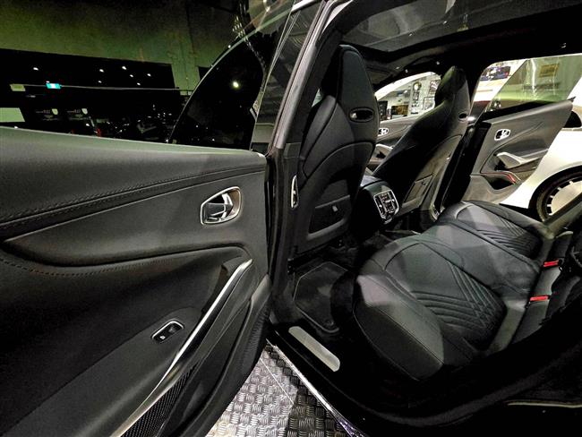 2022 ASTON MARTIN DBX WAGON - $278,888.00 - Photo 37