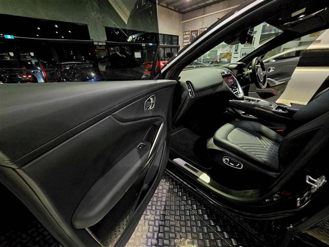 2022 ASTON MARTIN DBX WAGON - $278,888.00 - Photo 39