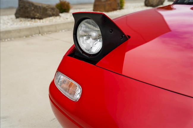 1990 MAZDA MX5 CONVERTIBLE - $49,888.00 - Photo 9