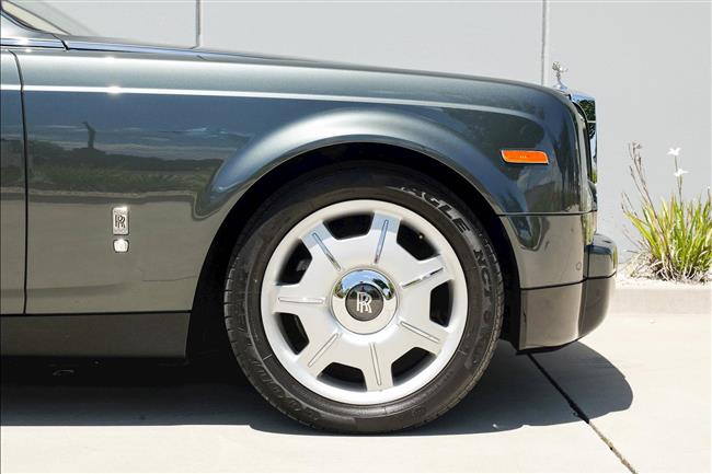 2005 ROLLS-ROYCE PHANTOM SEDAN - $269,888.00 - Photo 17