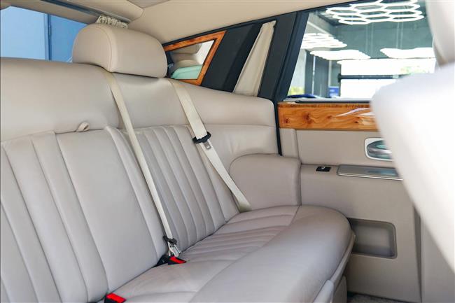 2005 ROLLS-ROYCE PHANTOM SEDAN - $269,888.00 - Photo 28