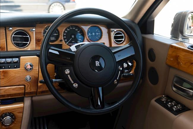 2005 ROLLS-ROYCE PHANTOM SEDAN - $269,888.00 - Photo 30