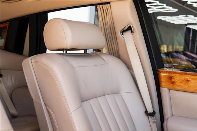 2005 ROLLS-ROYCE PHANTOM SEDAN - $269,888.00 - Photo 36