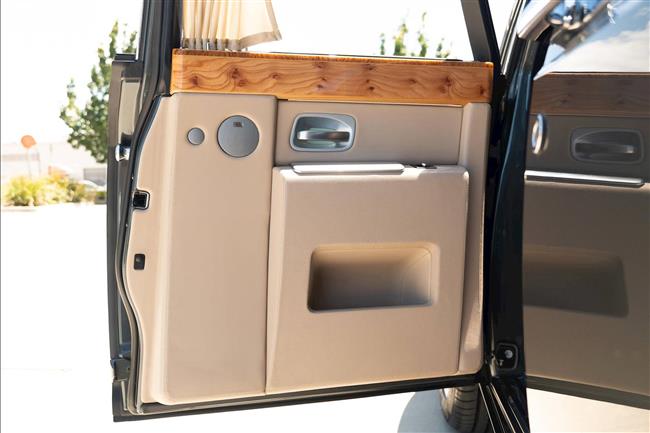 2005 ROLLS-ROYCE PHANTOM SEDAN - $269,888.00 - Photo 39